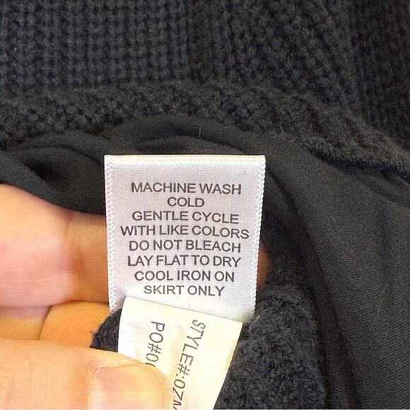 Self Esteem, Black Knit Top with Flowy Bottom half. Size XL. Excellent cond! - Picture 5 of 6